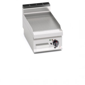 FRY TOP ELETTRICO RIGATO DA BANCO - SERIE 70 - Dim. 40x71,4x29h - 4,8 Kw