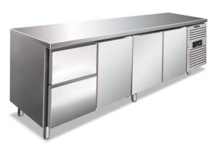TAVOLO FRIGO REFRIGERATO POSITIVO 3 PORTE + 2 CASSETTI (2x1/2) - CXF 4110 TN - Temp. -2 °C /+8 °C   Dim. Cm 223x70x86h