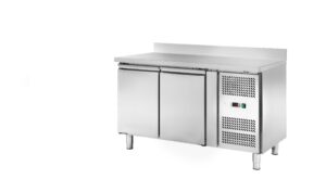 Tavolo Refrigerato Ventilato GN1/1 con alzatina - AK2204BT - Temp. -18C°/-22C° - Dim. cm 136x70x95