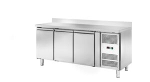 Tavolo Refrigerato Ventilato GN1/1  3 porte con alzatina - AK3204BT - Temp. -18C°/-22C° - Dim. cm 179,5x70x95