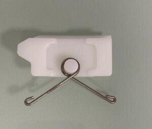RASCHIATORE TIPO BRAVO IN  PLASTICA