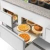 VETRINA FRIGO ORIZZONTALE REFRIGERATA POSITIVA STATICA CON CELLA DI RISERVA VETRO CURVO PER PASTICCERIA E GASTRONOMIA - SERIE COLORADO - Temp. +4°/+6°C Profondità 82 Cm