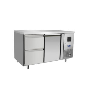 TAVOLO FRIGO REFRIGERATO POSITIVO VENTILATO 1 PORTA GN1/1 + 2 CASSETTI (1/2)  - TN - Temp. -2°C/+8°C  Dim. Cm 136x70x85h