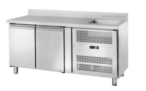 Tavolo Refrigerato Ventilato GN1/1  2 porte con lavello - AK2202TNL - Temp. -2C°/+8C° - Dim. cm 151x70x96