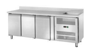 Tavolo Refrigerato Ventilato GN1/1  3 porte con lavello - AK3202TNL - Temp. -2C°/+8C° - Dim. cm 202x70x96