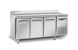 TAVOLO FRIGO REFRIGERATO POSITIVO 3 PORTE CON ALZATINA GN1/1 - SOUS-CHEF 3 PX - Temp. -2°C /+8°C   Dim. Cm 180x70x95h