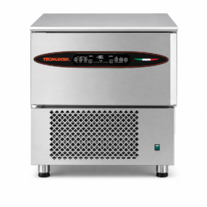 Abbattitore di Temperatura 5 Teglie GN 1/1 o 60×40 Temp. +3°C/-40°C – Tecnodom Attila Touch 5T