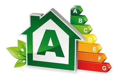 Classe energetica A con casa verde e scala energetica da A a G