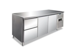Tavolo frigo ventilato 2 porte e 2 cassetti (2x1/2) – CXF 3110 TN – Temp. -2°C/+8°C – L179,5xP70xH86 cm