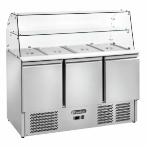 Saladette refrigerata statica Amitek AK943GQ | 3 porte | Portacondimenti integrato 4 GN1/1 e vetro di protezione | +2/+8 °C | L136,5xP70,5xL129,5 cm